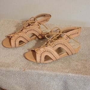 Women's Very Volatile Los Angeles Tan Lace-Up Sandals